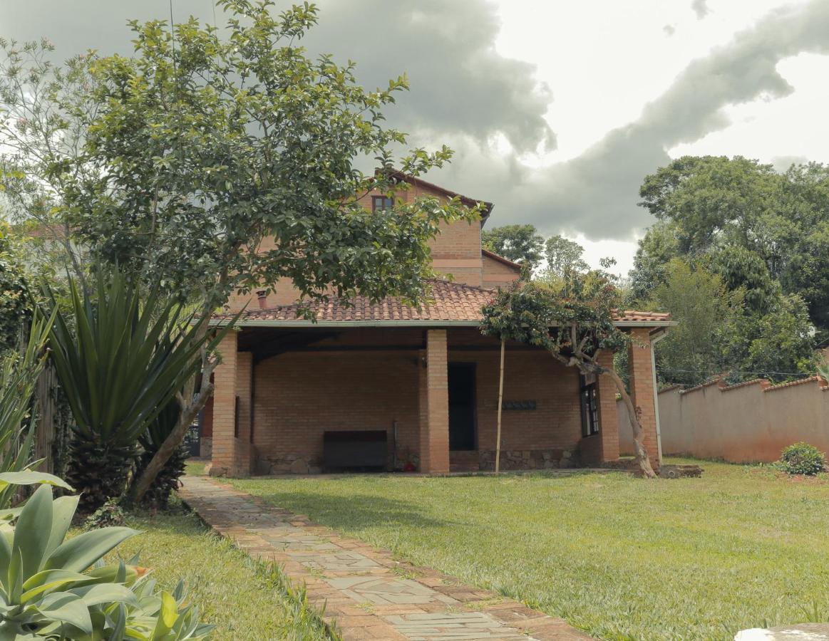 Em tiradentes, Minas Gerais, CASA TÍPICA E ESPAÇOSA EM TERRENO ARBORIZADO Exterior foto