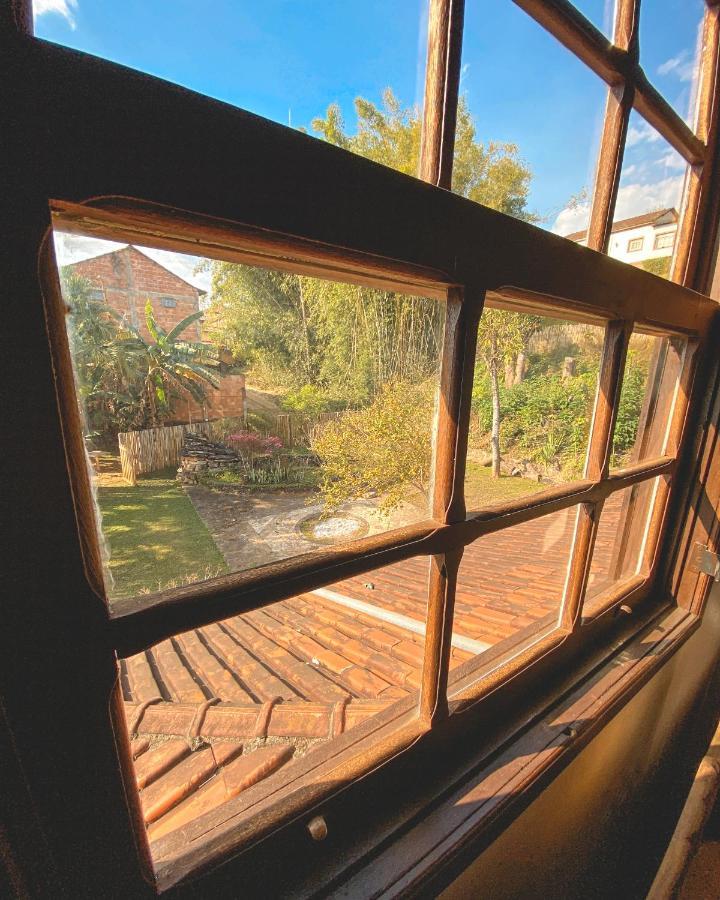 Em tiradentes, Minas Gerais, CASA TÍPICA E ESPAÇOSA EM TERRENO ARBORIZADO Exterior foto